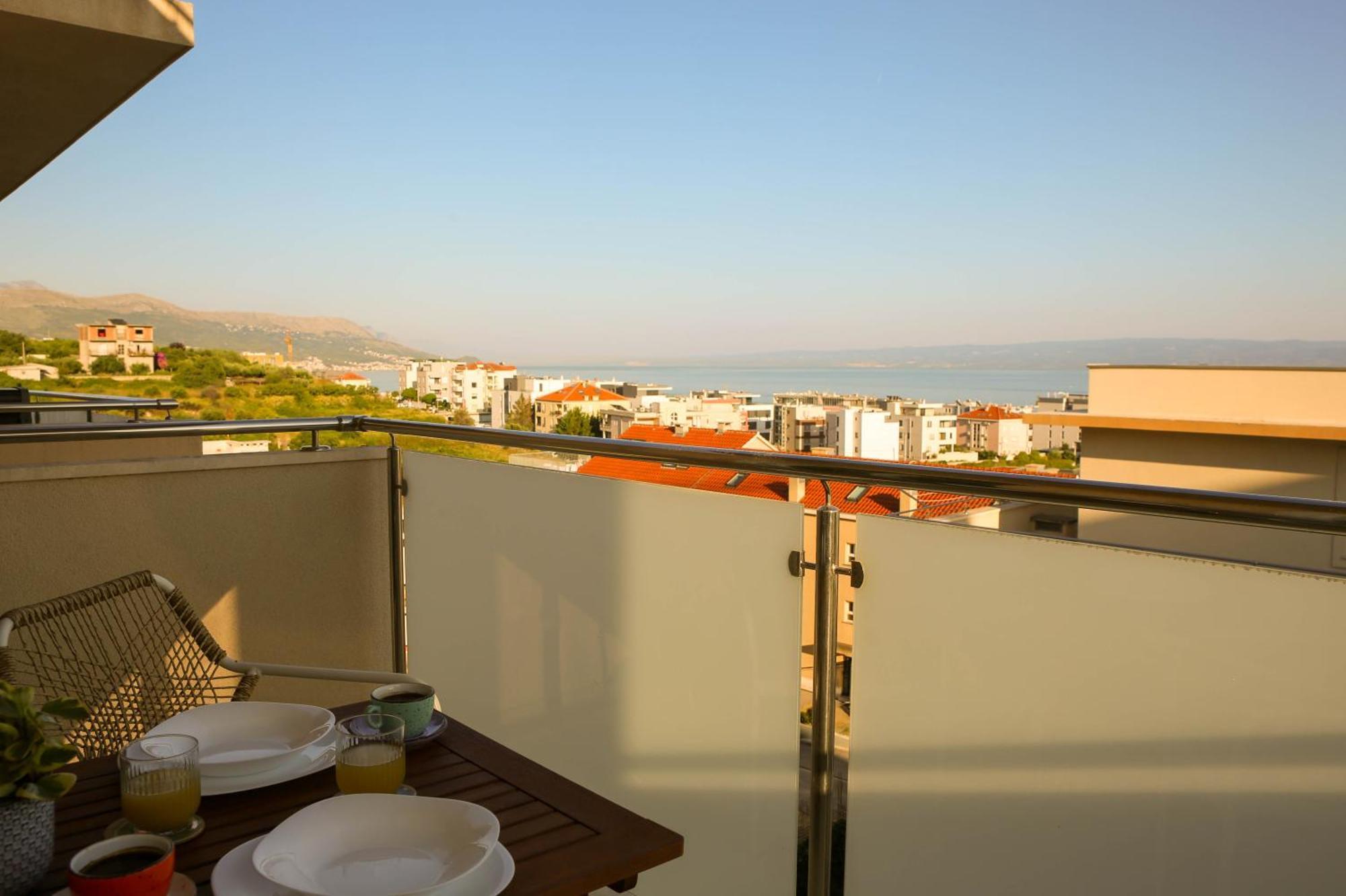 Kiki'S Sea View Studio Сплит Екстериор снимка