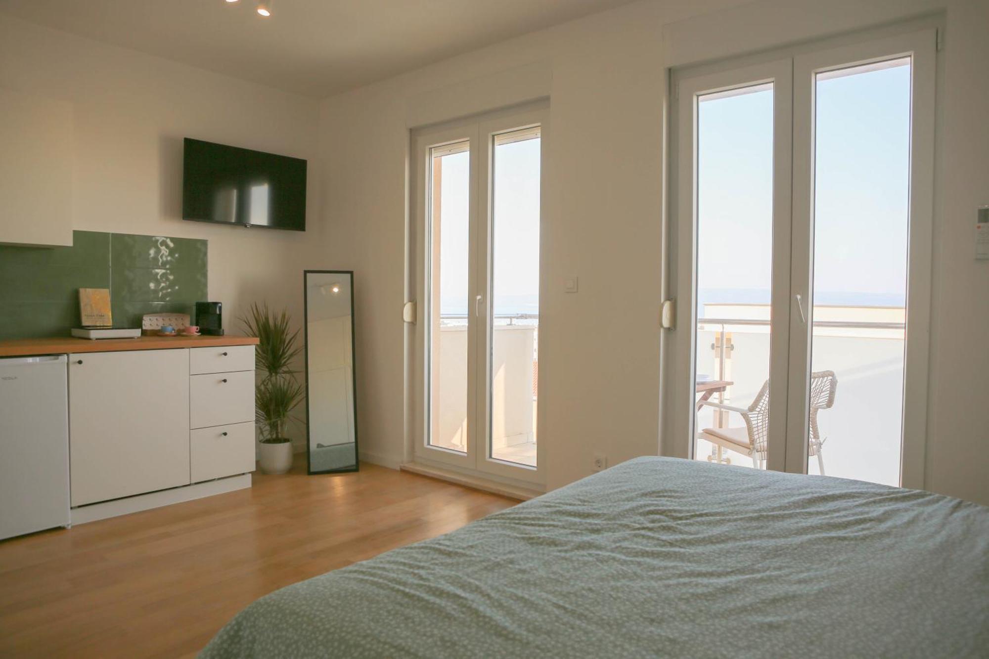 Kiki'S Sea View Studio Сплит Стая снимка