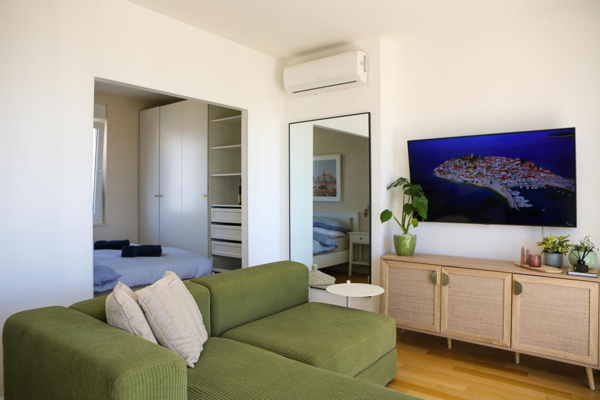 Kiki'S Sea View Studio Сплит Стая снимка