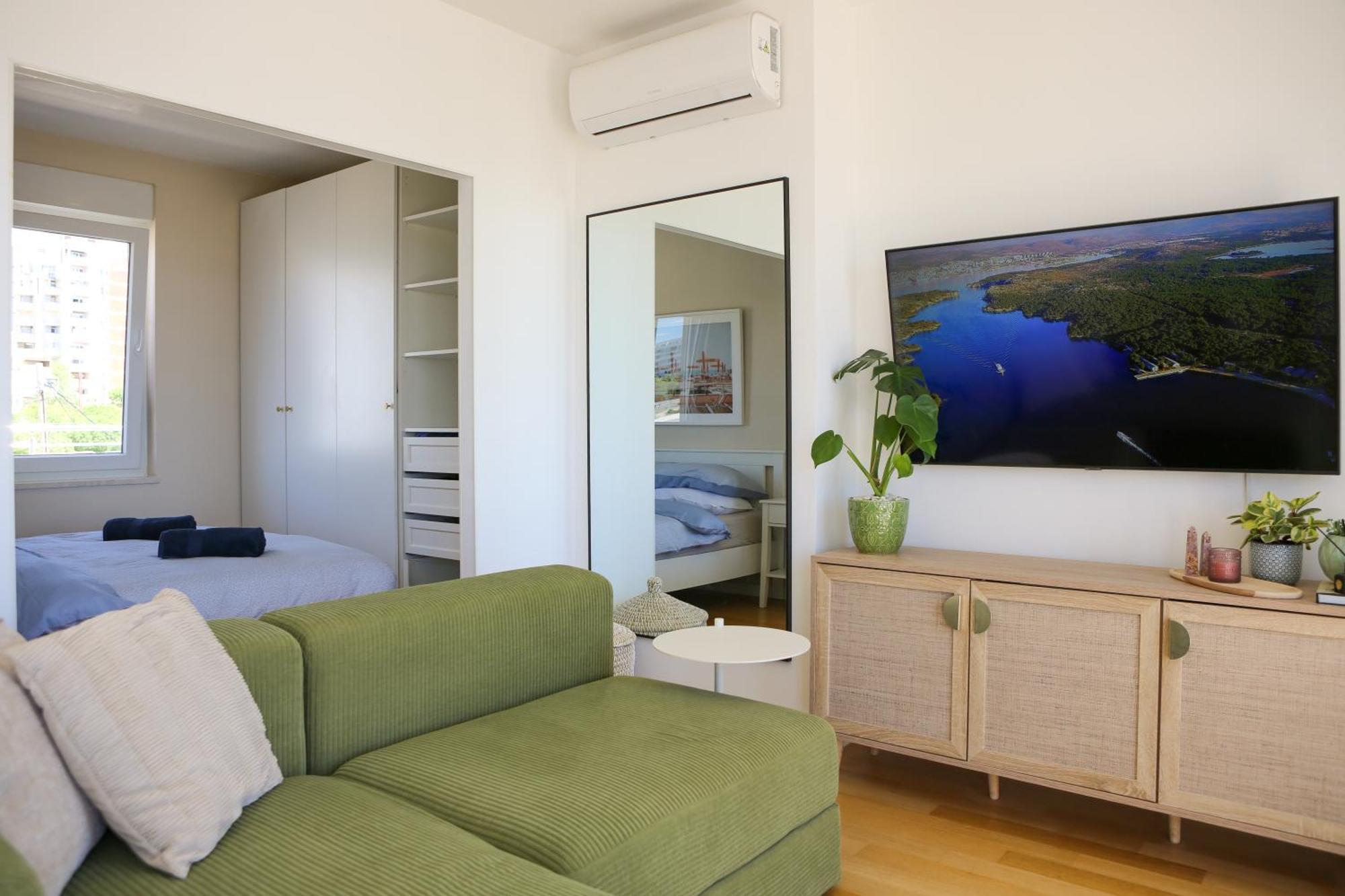 Kiki'S Sea View Studio Сплит Стая снимка